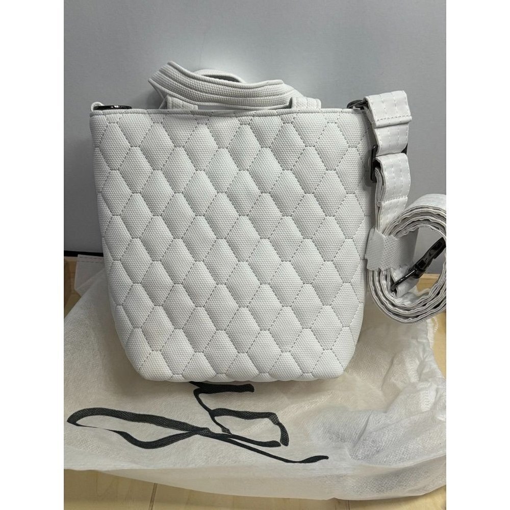 LUG Tip Toe Crossbody Matte Luxe White NWT -  - Price is Firm - Picture 3 of 3